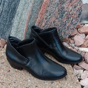 Jack Rogers Sadie black leather ankle boots womens booties sz 6